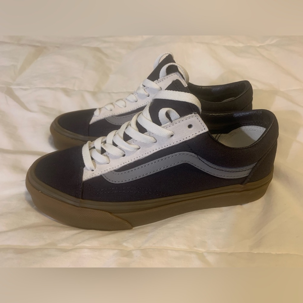 NWT Vans Women’s Blue and White Sneakers with brown sole (still in box)